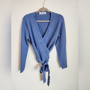 Diane Von Furstenberg Blue Wrap Top sz L
